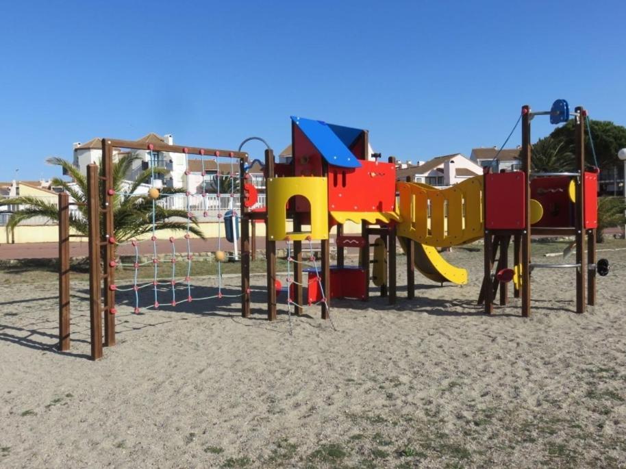 Appartement Tout Confort A Cap Coudalere Avec Vue Magnifique Sur Le Canigou Au Bord Du Lac - Check In Automatise - Parking Gratuit - Aire De Jeux D'Enfants - Le Barcares Ngoại thất bức ảnh